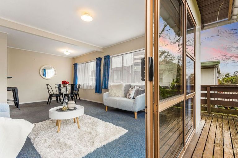 Photo of property in 3/12 Sunnyside Road, Sunnyvale, Auckland, 0612