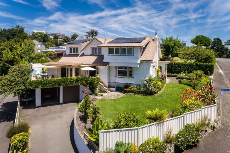 Photo of property in 1 Lambton Road, Hospital Hill, Napier, 4110