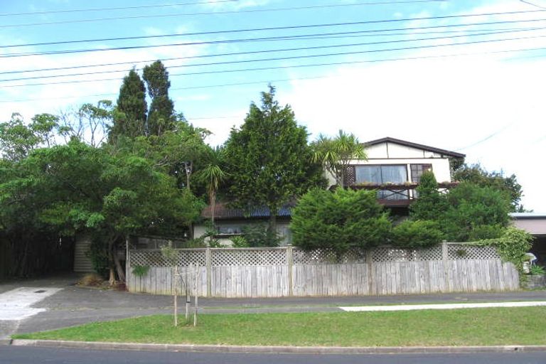 Photo of property in 2/953 Beach Road, Torbay, Auckland, 0630
