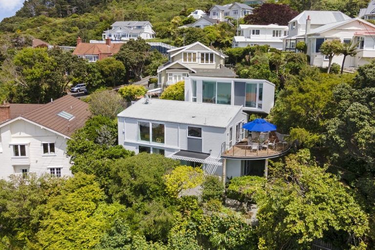Photo of property in 15 Wadestown Road, Wadestown, Wellington, 6012
