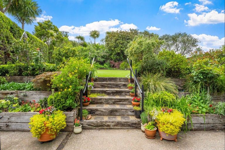 Photo of property in 8 Grand View Road, Leigh, 0985