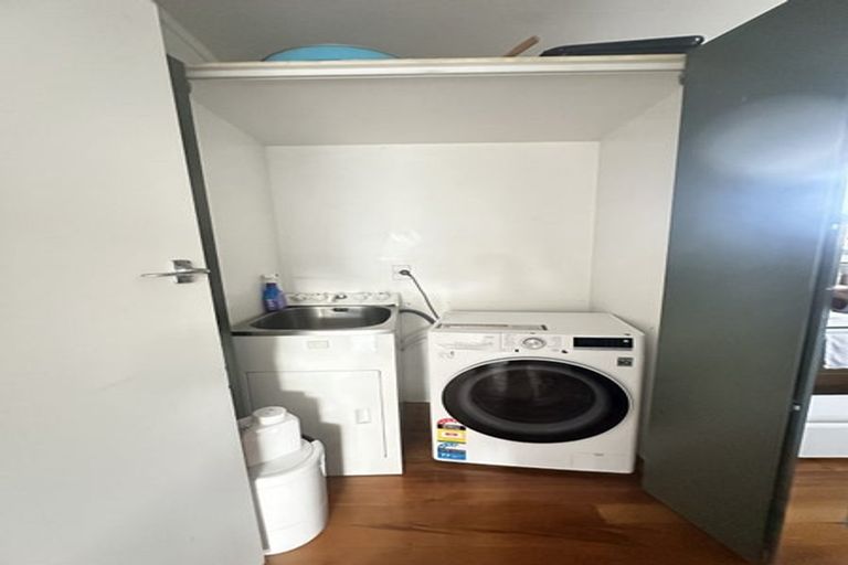 Photo of property in 1 Bentley Avenue, Glenfield, Auckland, 0629