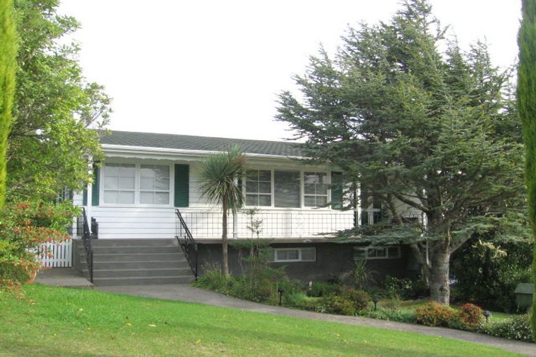 Photo of property in 6 Nuffield Street, Tawa, Wellington, 5028