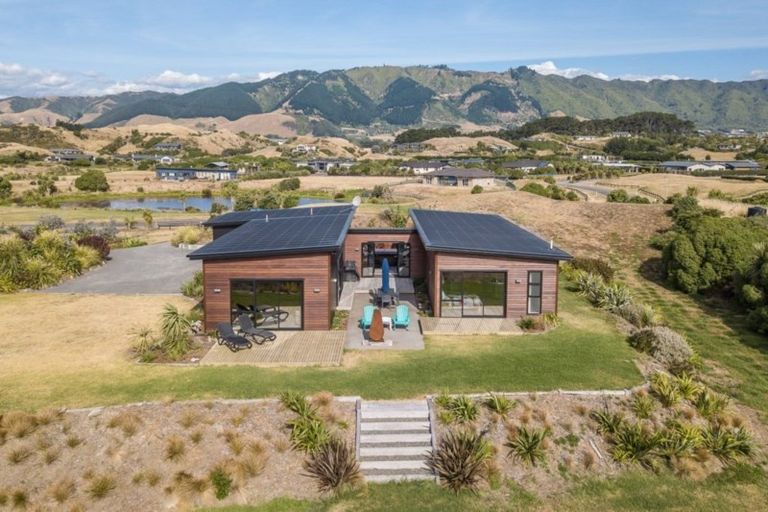 Photo of property in 27 Pingao Lane, Peka Peka, Waikanae, 5391