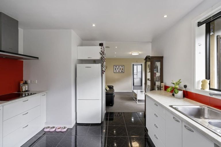 Photo of property in 70 Miramar North Road, Miramar, Wellington, 6022