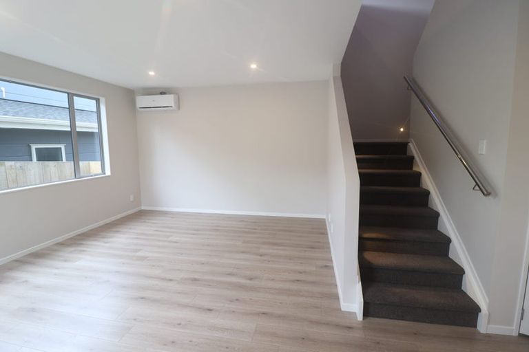 Photo of property in 2a Crystal Avenue, Te Atatu South, Auckland, 0602