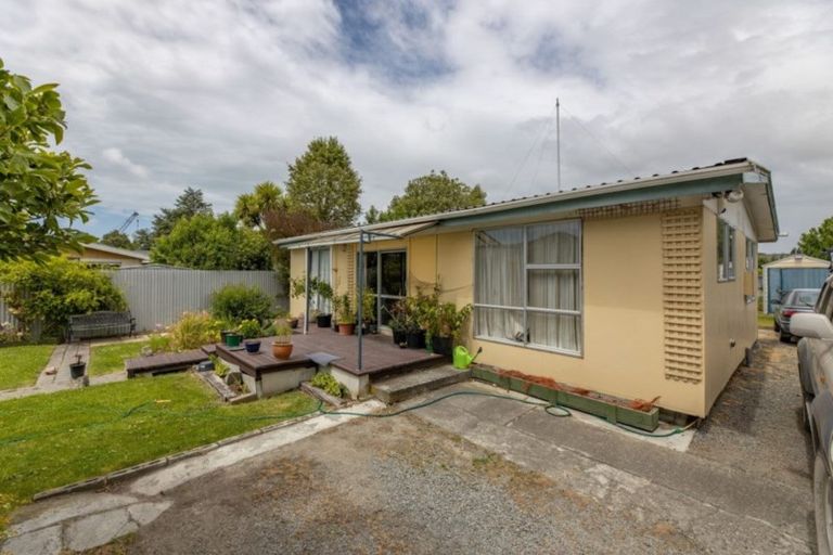 Photo of property in 98 Prestons Road, Redwood, Christchurch, 8051