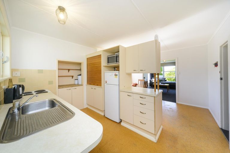 Photo of property in 43 Sutherland Crescent, Westbrook, Palmerston North, 4412
