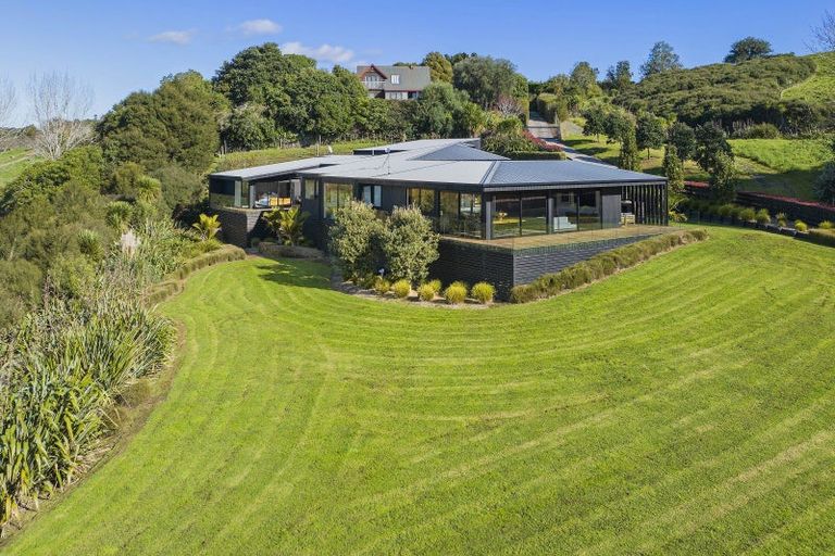 Photo of property in 27 Brownhill Road, Whitford, Manurewa, 2576