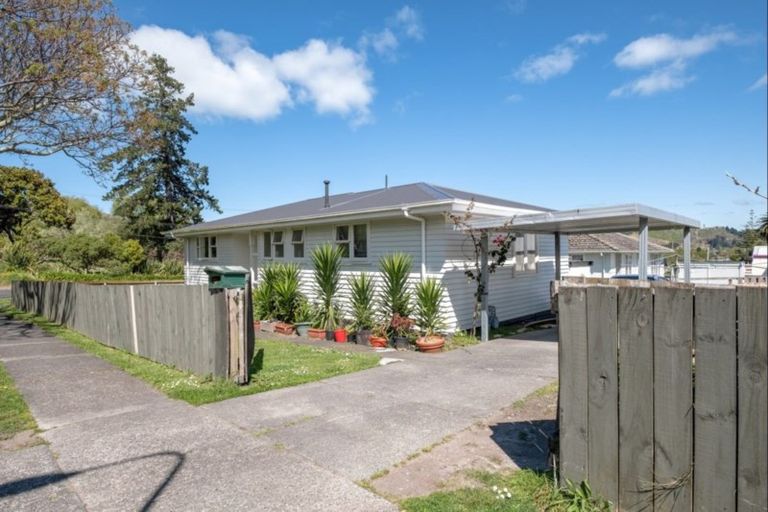Photo of property in 2 Lyell Road, Outer Kaiti, Gisborne, 4010