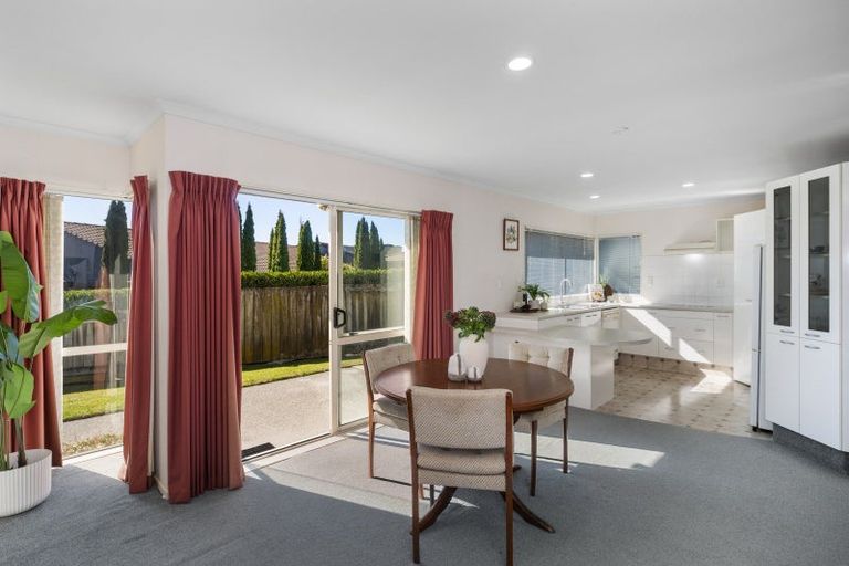 Photo of property in 36 Bell Common Close, Bethlehem, Tauranga, 3110