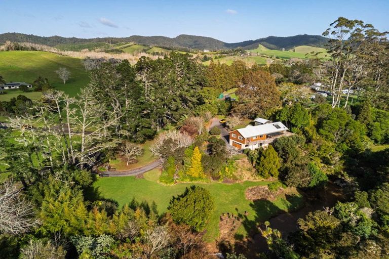 Photo of property in 646 Puketona Road, Haruru, 0204