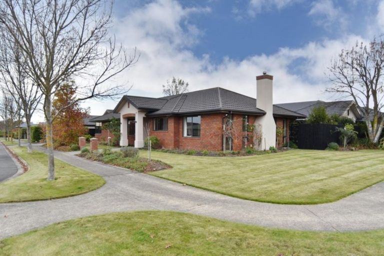 Photo of property in 2 Ross Place, Northwood, Christchurch, 8051