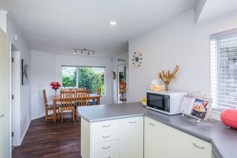 Photo of property in 8 Beachwater Grove, Paraparaumu Beach, Paraparaumu, 5032