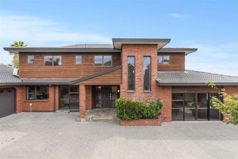 Photo of property in 8 Della Place, Conifer Grove, Takanini, 2112