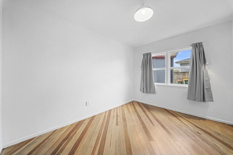 Photo of property in 2/184 Powderham Street, New Plymouth, 4310