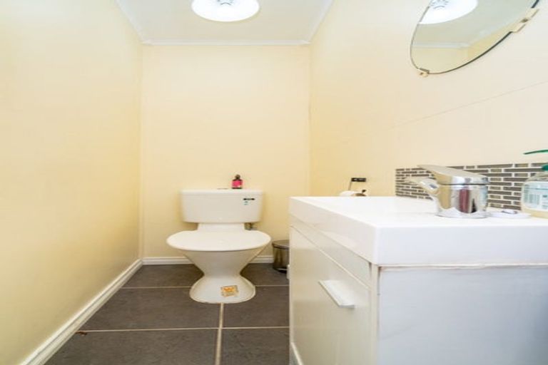 Photo of property in 33 Clyde Street, North Dunedin, Dunedin, 9016