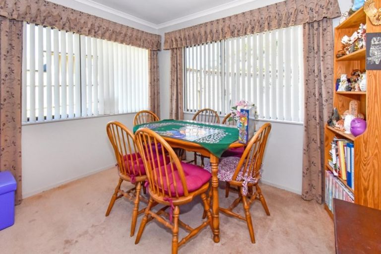 Photo of property in 7 Beverage Place, Rosehill, Papakura, 2113