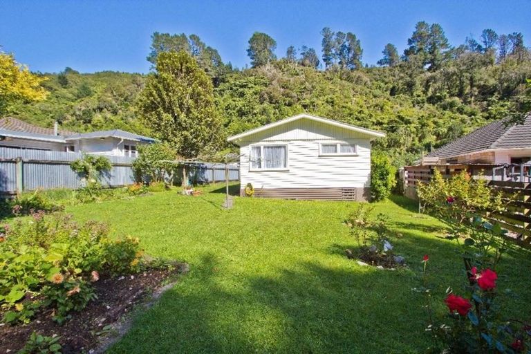 Photo of property in 61 Sunny Grove, Wainuiomata, Lower Hutt, 5014