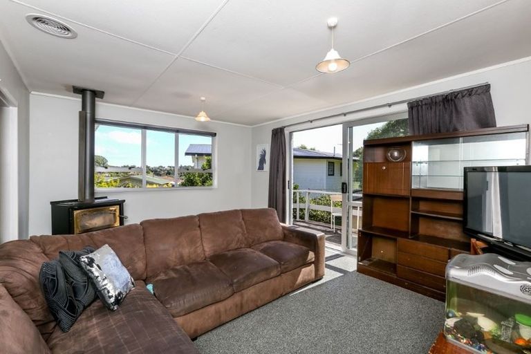 Photo of property in 1 Oawai Place, Marfell, New Plymouth, 4310