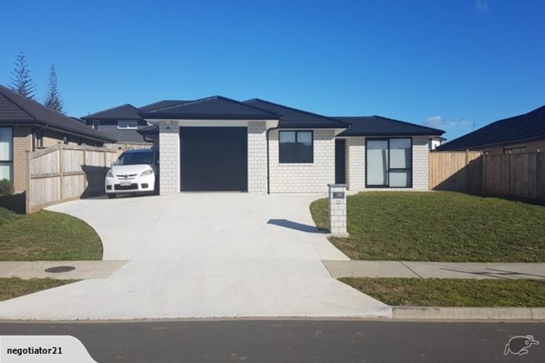 Photo of property in 25 Lippiatt Crescent, Pokeno, 2402