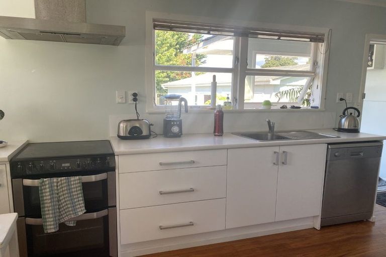 Photo of property in 96 Matatua Road, Raumati Beach, Paraparaumu, 5032