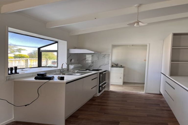 Photo of property in 24 Freda Place, Favona, Auckland, 2024