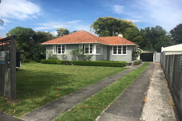 Photo of property in 8 Armitage Place, Fairfield, Hamilton, 3214
