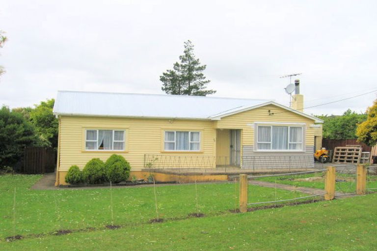 Photo of property in 84 Shaw Road, Oratia, Auckland, 0604