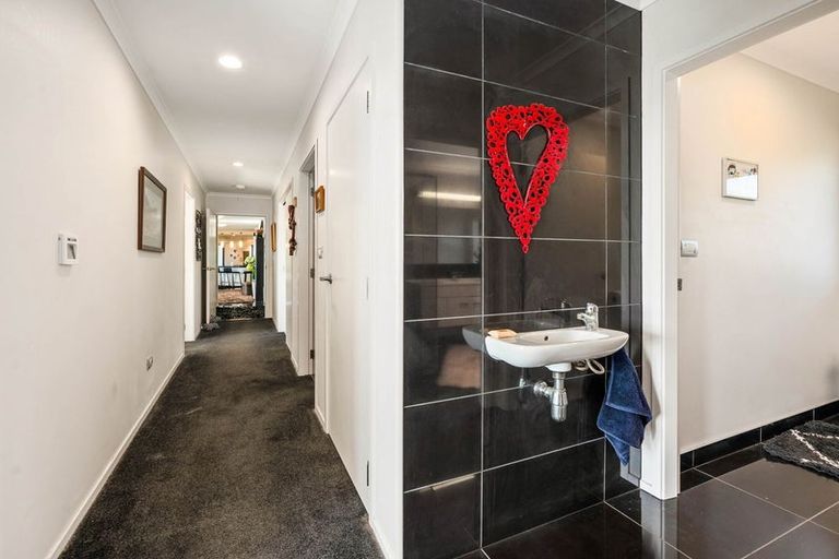 Photo of property in 15a Link Road, Lynmore, Rotorua, 3010