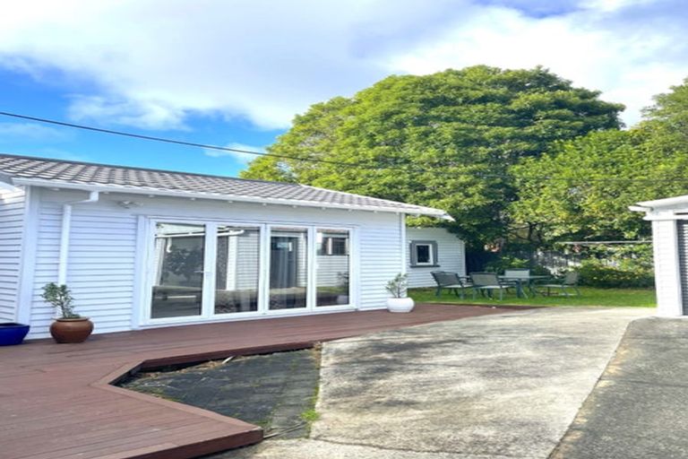 Photo of property in 17 Ranelagh Street, Karori, Wellington, 6012