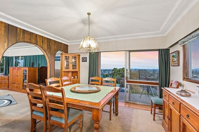 Photo of property in 17 Cyclarama Crescent, Massey, Auckland, 0614