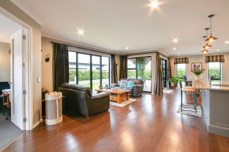 Photo of property in 7 Ohau Place, Poraiti, Napier, 4112