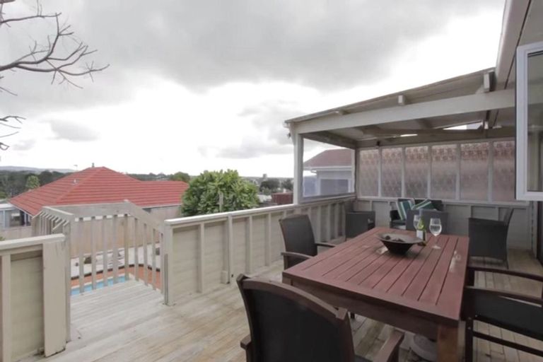 Photo of property in 8 Kay Drive, Blockhouse Bay, Auckland, 0600