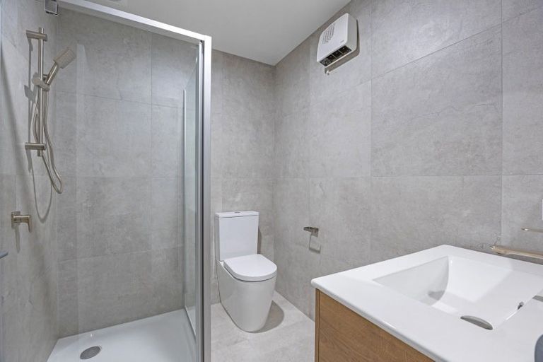 Photo of property in 5/90 Holly Road, St Albans, Christchurch, 8014