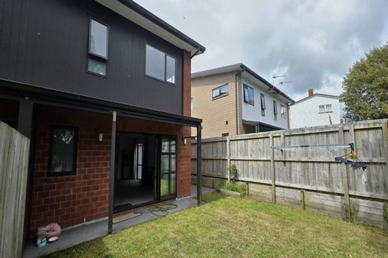 Photo of property in 93 Banks Street, Marfell, New Plymouth, 4310