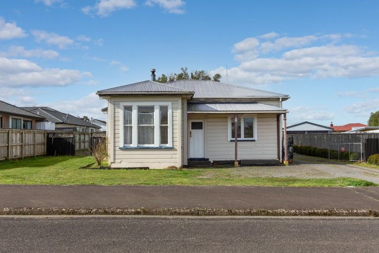 Photo of property in 13 Dublin Street, Dannevirke, 4930