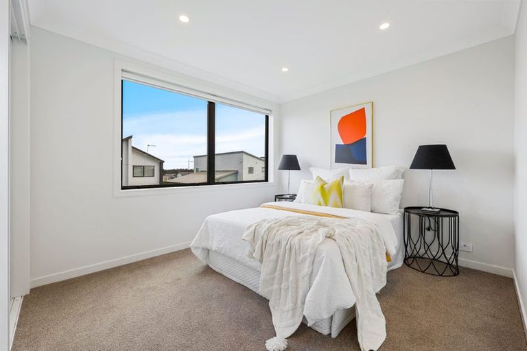 Photo of property in 26 Rauriki Lane, Rosehill, Papakura, 2113