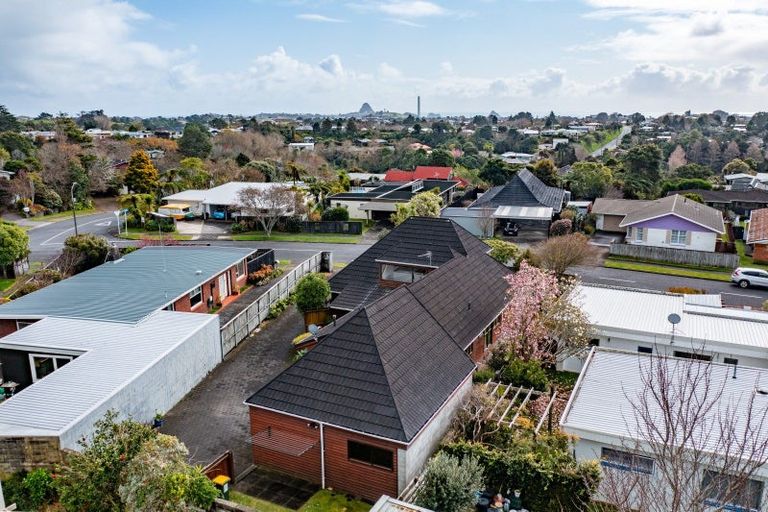 Photo of property in 23 Wesley Avenue, Frankleigh Park, New Plymouth, 4310