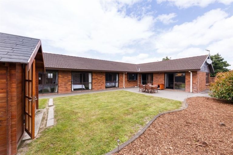 Photo of property in 77 Pacific Drive, Fitzherbert, Palmerston North, 4410