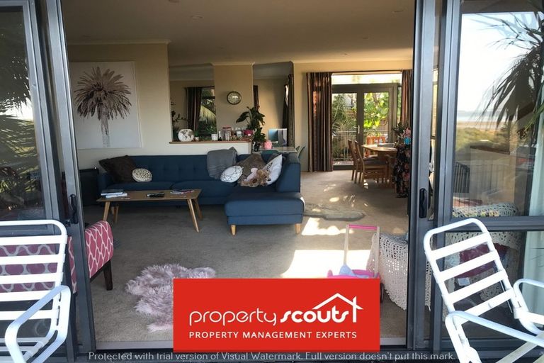 Photo of property in 20 Provence Esplanade, Te Atatu Peninsula, Auckland, 0610