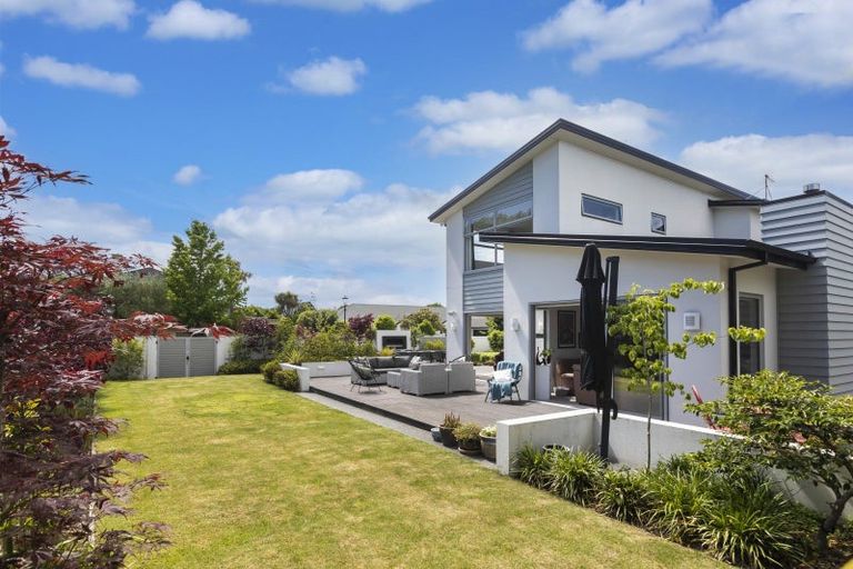 Photo of property in 2 Matisse Place, Burnside, Christchurch, 8053