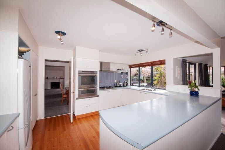 Photo of property in 146 Westchester Drive, Churton Park, Wellington, 6037