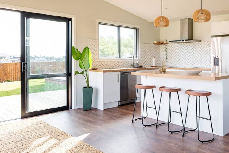 Photo of property in 11 Ti Tree Lane, Stanmore Bay, Whangaparaoa, 0932