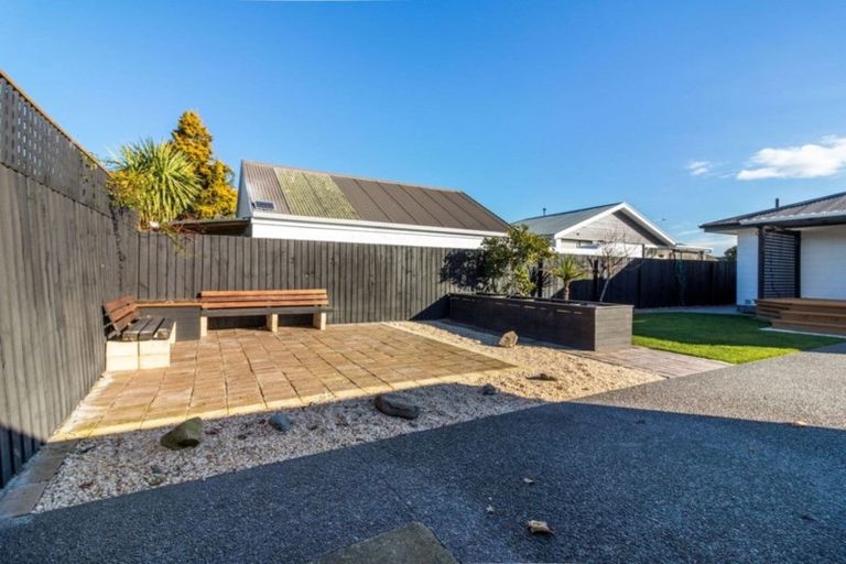 Photo of property in 30 Eglinton Street, Avondale, Christchurch, 8061