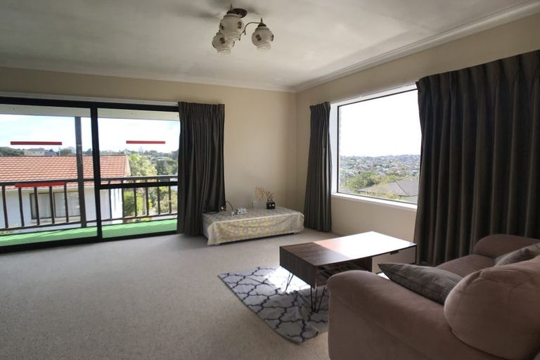 Photo of property in 96 Langana Avenue, Browns Bay, Auckland, 0630