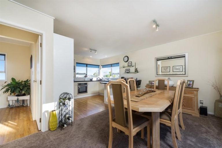 Photo of property in 36a Orchard Road, Waiake, Auckland, 0630