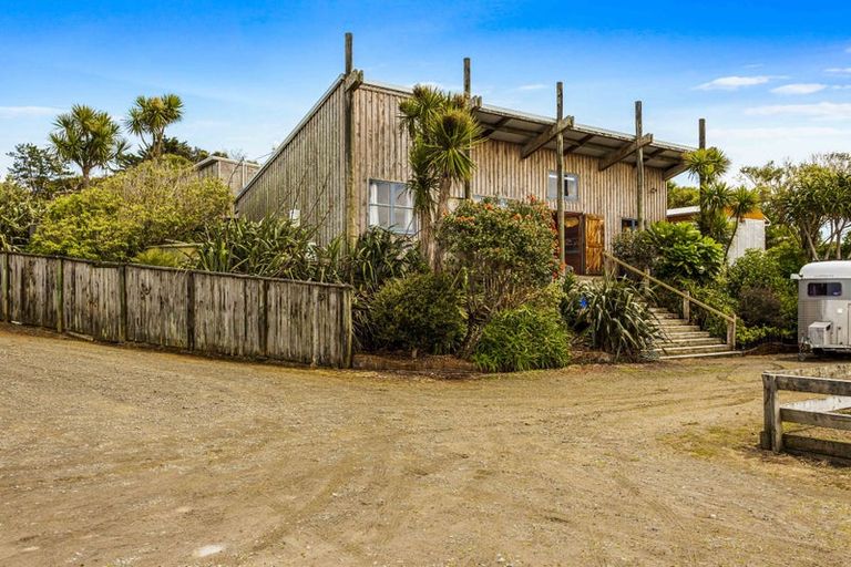 Photo of property in 376 Oaia Road, Muriwai, Waimauku, 0881