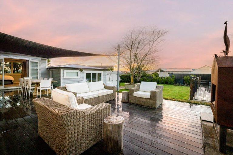 Photo of property in 8 Emerald Hill, Havelock North, 4130