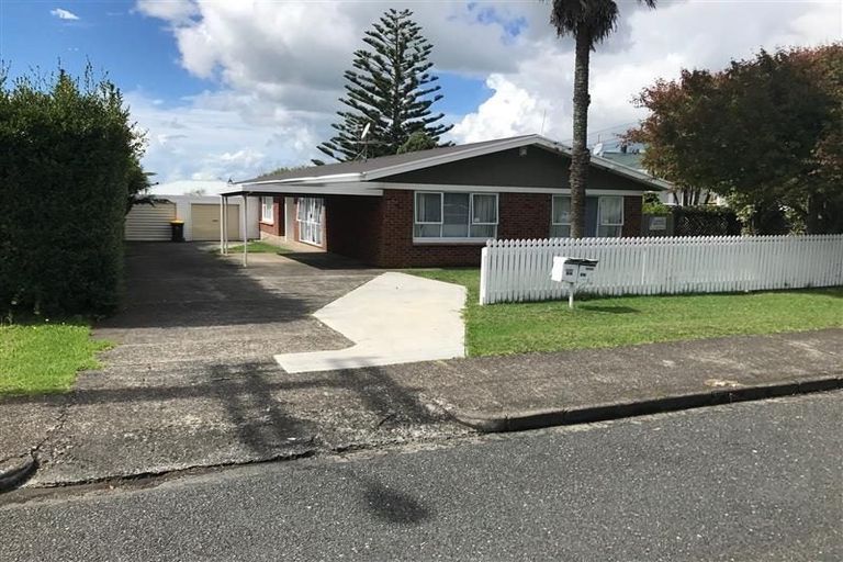 Photo of property in 1/81 Christmas Road, Manurewa, Auckland, 2102